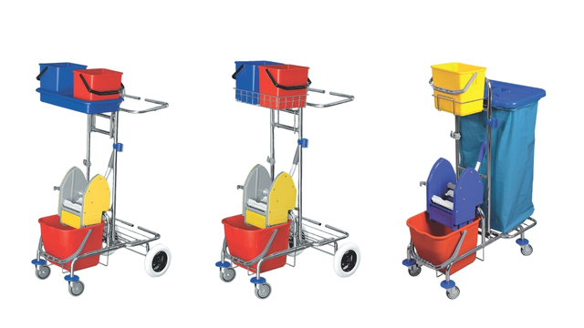Úklidové vozíky JEPY – zleva model JEPY LP s plastovou vaničkou JOOKY a držákem 120l pytle, uprostřed JEPY L s drátěným košíkem na kbelík, vpravo základní model JEPY se spodním roštem.